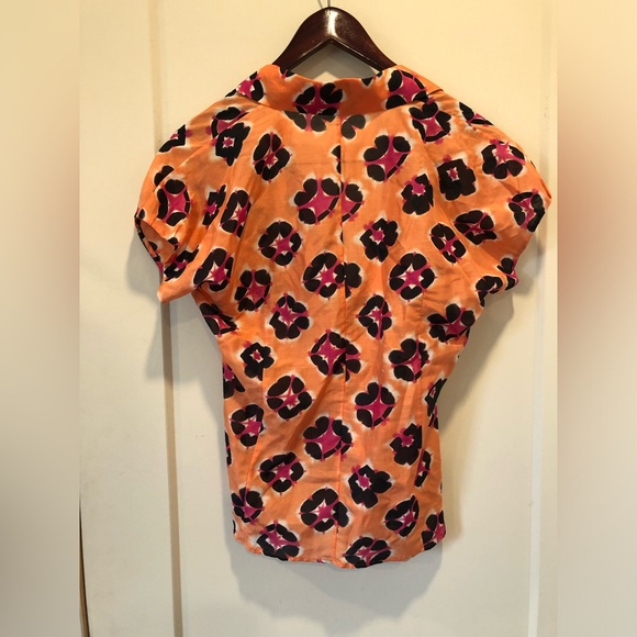 Hugo Boss patterned button down blouse - Picture 2 of 4